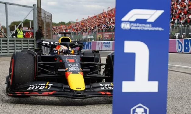 Hamilton akui Red Bull terlalu laju musim ini