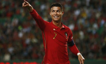 Dua ledakan Ronaldo bantu Portugal benam Switzerland 4-0