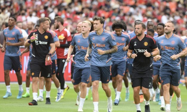 Puluhan ribu peminat saksikan sesi latihan Liverpool, Man Utd di Ratchamangkala