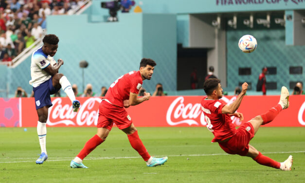 Three Lions garang aksi pembukaan Kumpulan B