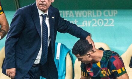 Portugal umum berpisah dengan jurulatih Fernando Santos