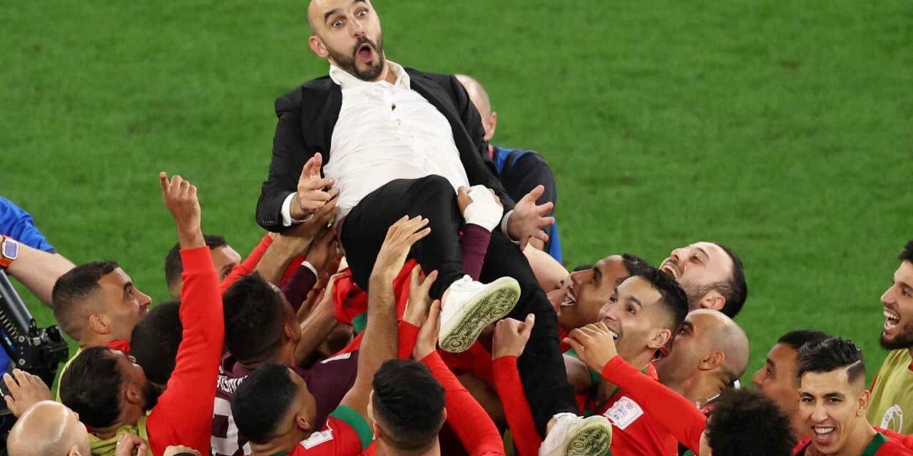 Strategi 4 hari Regragui biar La Roja ‘ralit’ pegang bola berhasil