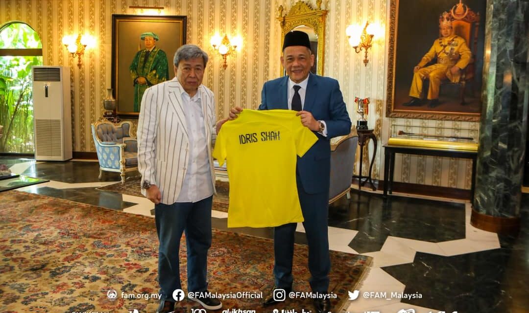 Presiden FAM menghadap Sultan Selangor di Istana Bukit Kayangan