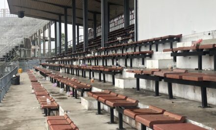Malu Stadium Negeri Sarawak kotor !