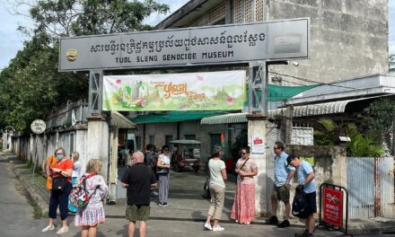 Mengesan jejak mangsa pembunuhan beramai-ramai di Muzium Tuol Sleng Kemboja