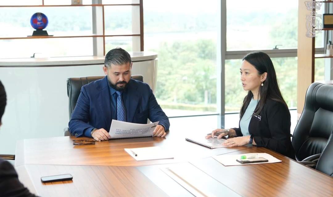 Hannah bertemu TMJ,  kongsi progres pertukaran rumput SNBJ