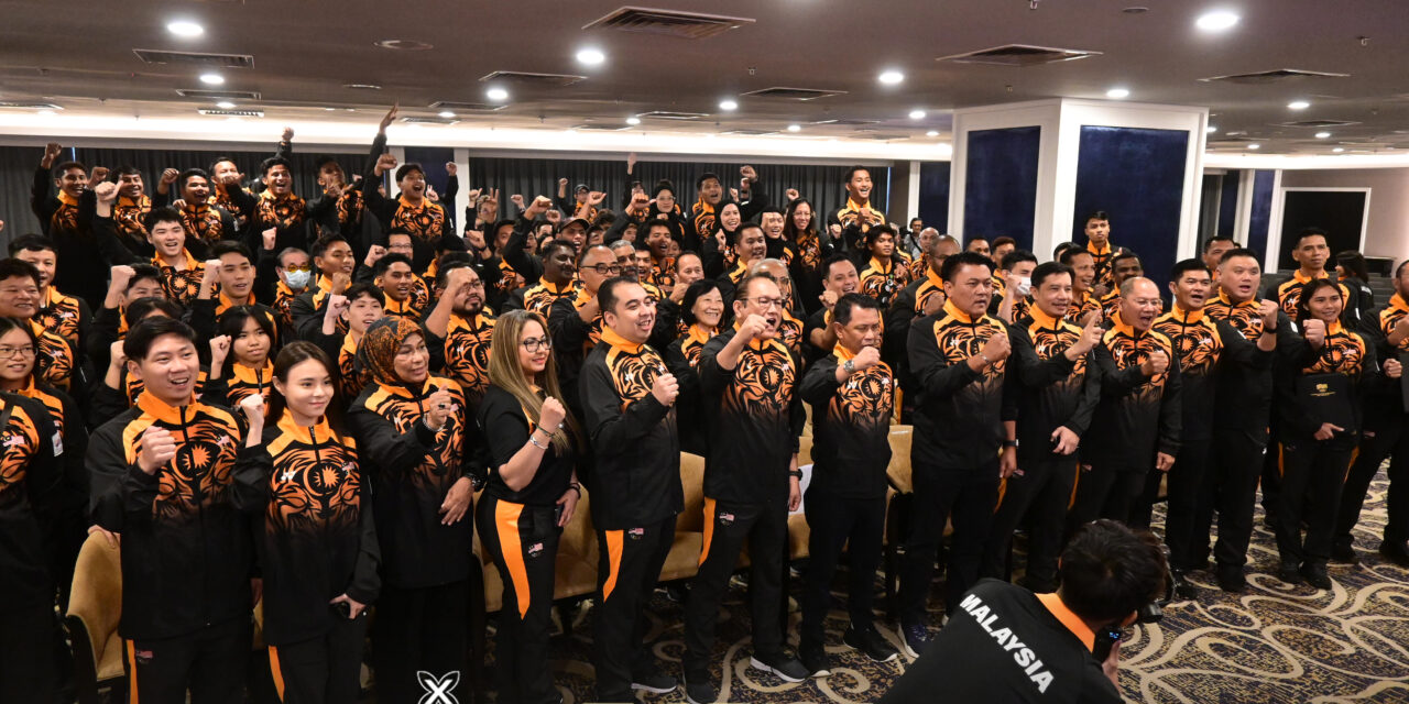 Shah Firdaus, Sivasangari pembawa Jalur Gemilang Sukan Asia