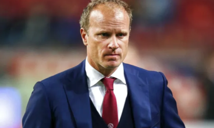  Dennis Bergkamp idam ambil alih kelab bola sepak
