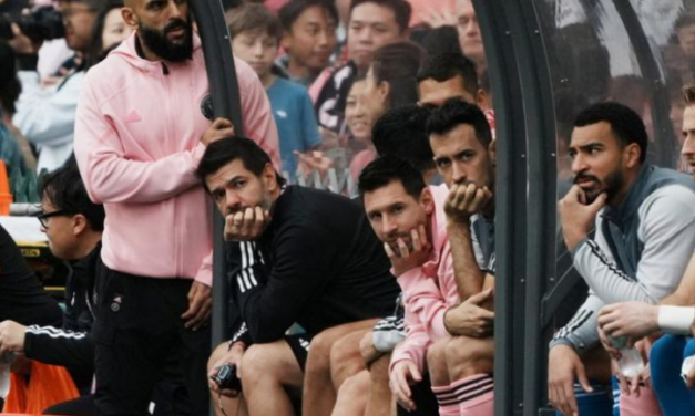 Peminat di Hong Kong mengamuk rosakkan papan promosi imej Messi