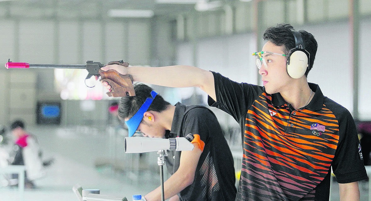 Johnathan bidik emas Asia