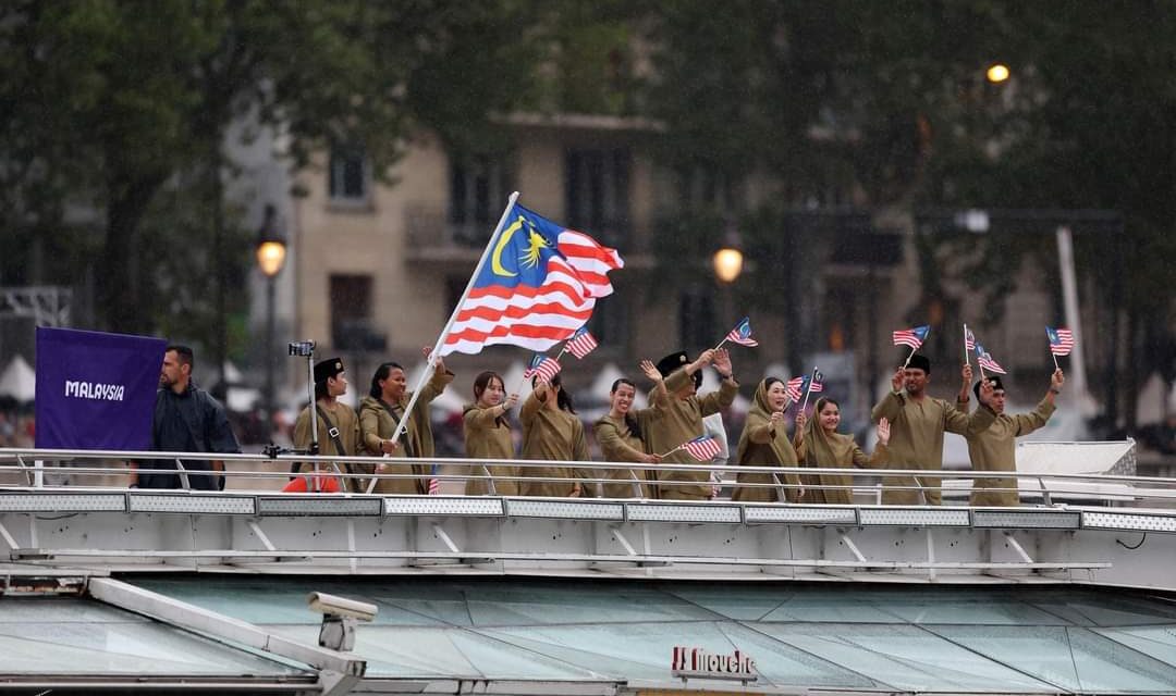 Temasya Paris dirasmikan, pemburuan emas pertama negara bermula