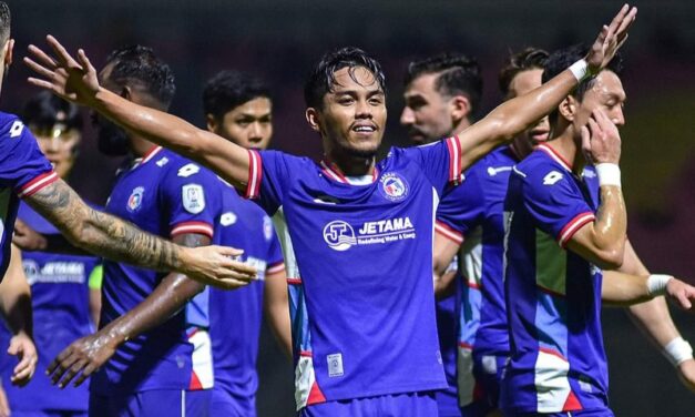 Tok Gajah layu dibaham Sang Badak