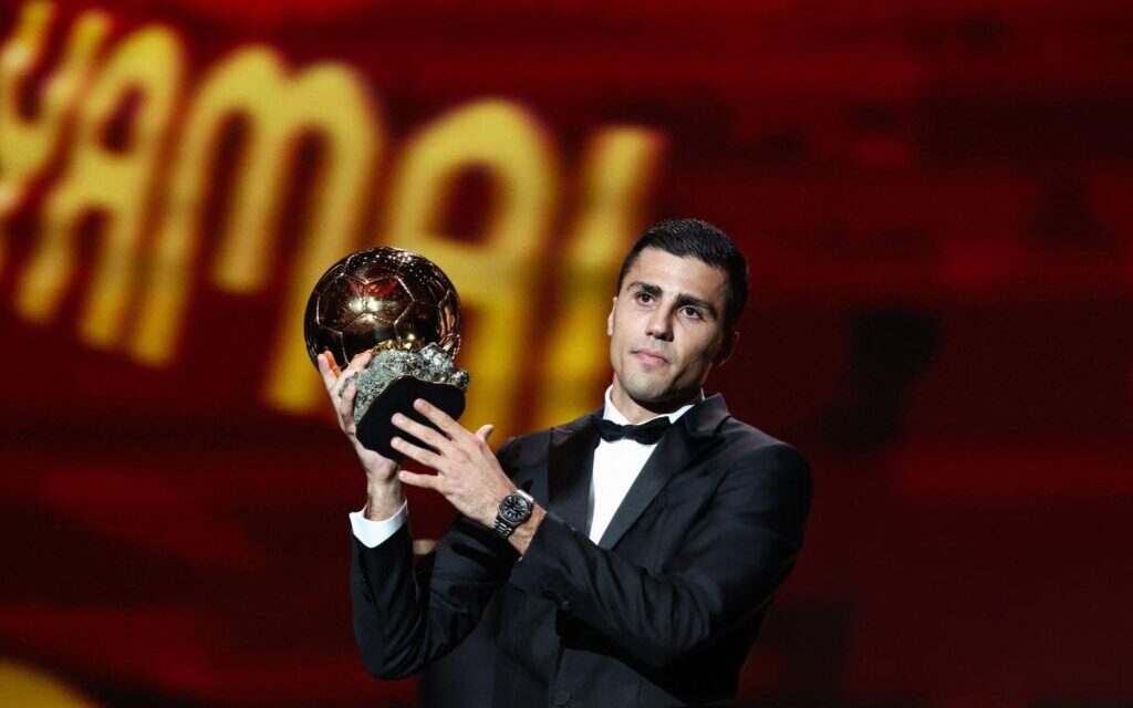 Rodri rangkul trofi Ballon d’Or