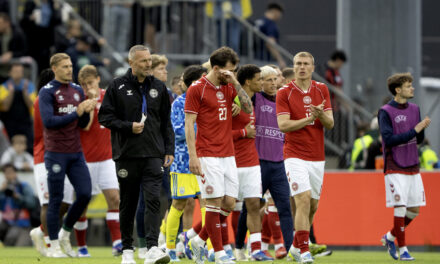 Eriksen Dikejarkan Ke Hospital Selepas Rebah, Kini Sedar Diri
