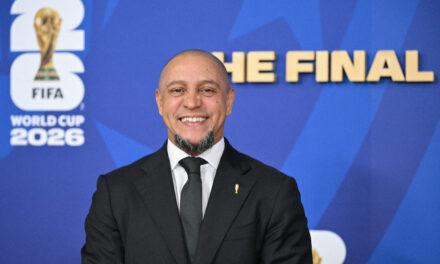 Roberto Carlos Tepis Dakwaan Peluk Islam, Tegaskan Hormat Agama Isteri