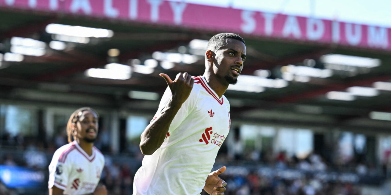 Iraola Mahu Isak Tingkatkan Prestasi Walaupun Jadi Wira Liverpool