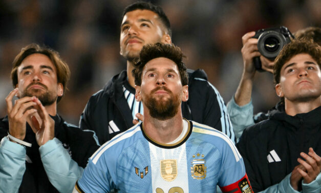 Ronaldo Ketepikan Persaingan, Beri Penghormatan Buat Messi